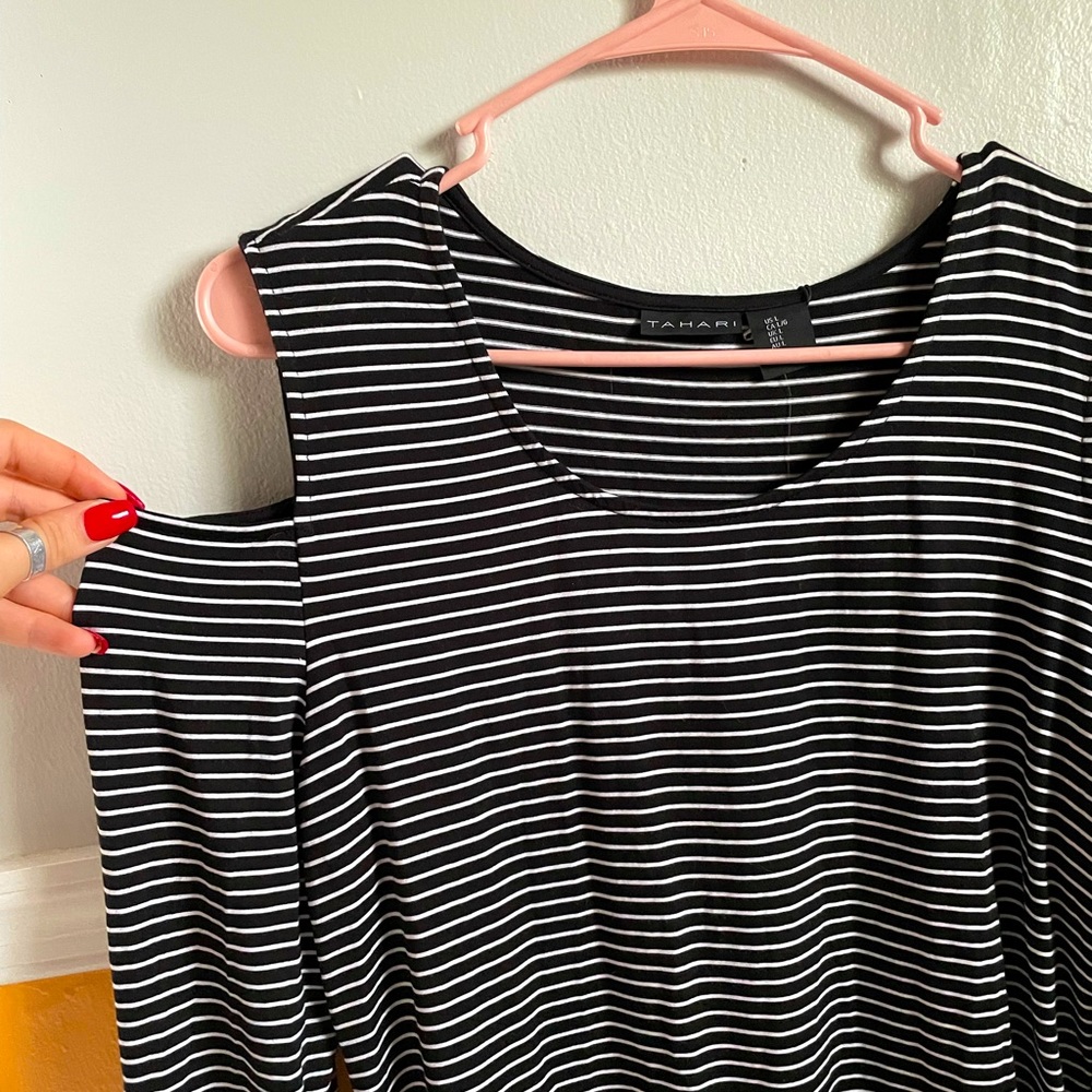Shoulderless long sleeve blouse • Size L • NEW